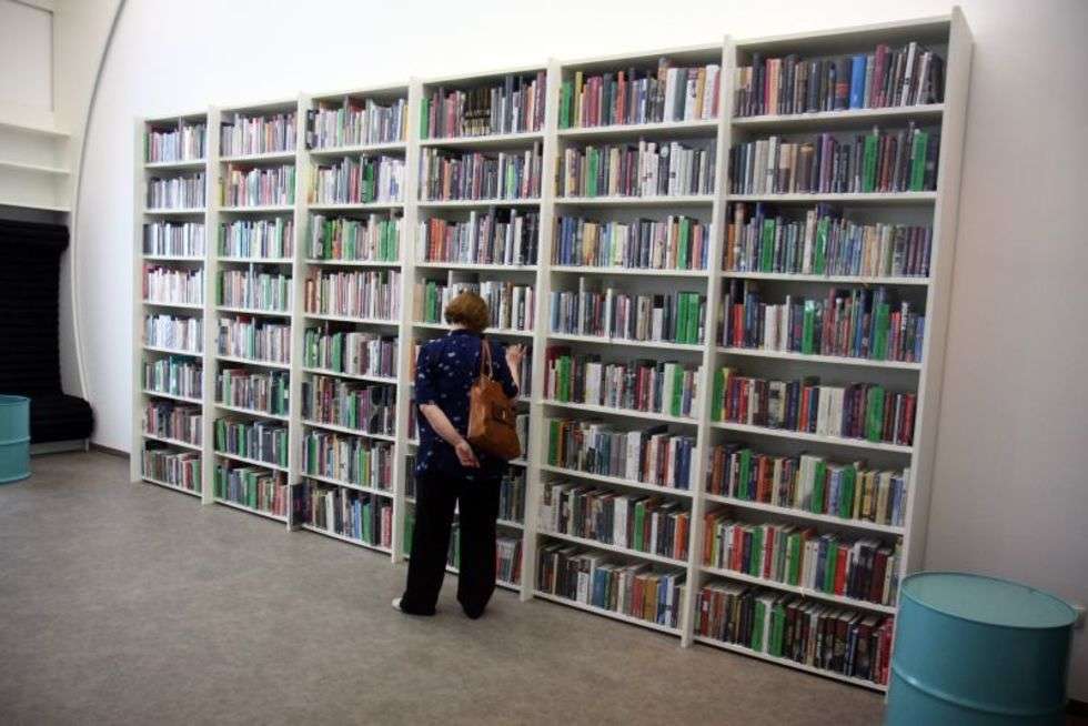  Biblio-biblioteka multimedialna (zdjęcie 1) - Autor: Jacek Świerczyński