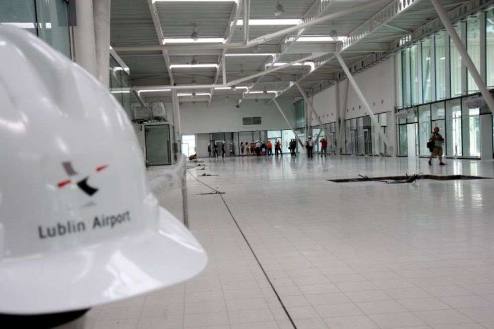 Lotnisko w Świdniku: Terminal (zdjęcie 3) - Autor: Jacek Świerczyński