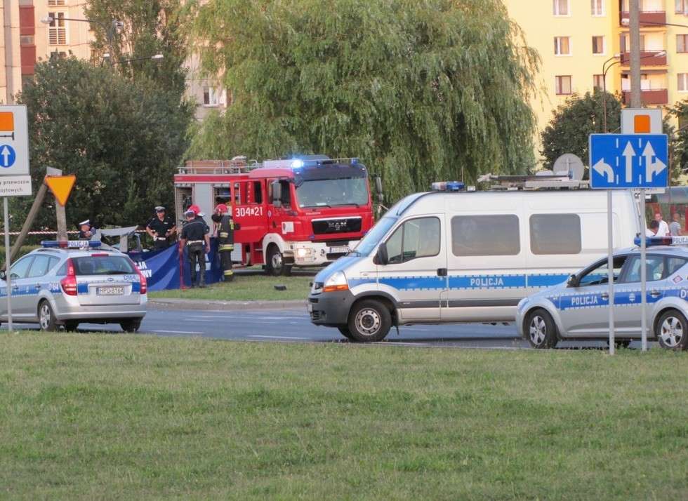  Wypadek na al. Smorawińskiego w Lublinie (zdjęcie 10) - Autor: Fotonews / MM Lublin