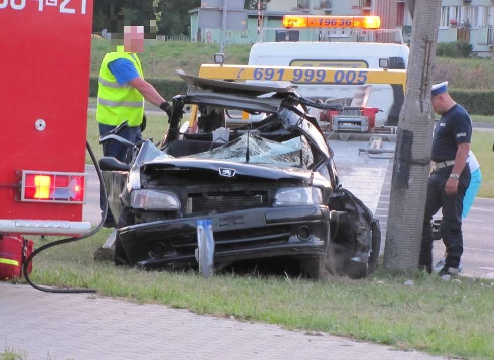  Wypadek na al. Smorawińskiego w Lublinie (zdjęcie 16) - Autor: Fotonews / MM Lublin
