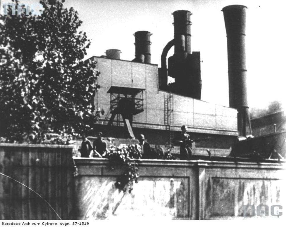  Żołnierze zgrupowania "Elektrownia" w zdobytej elektrowni na Powiślu podczas powstania warszawskiego.