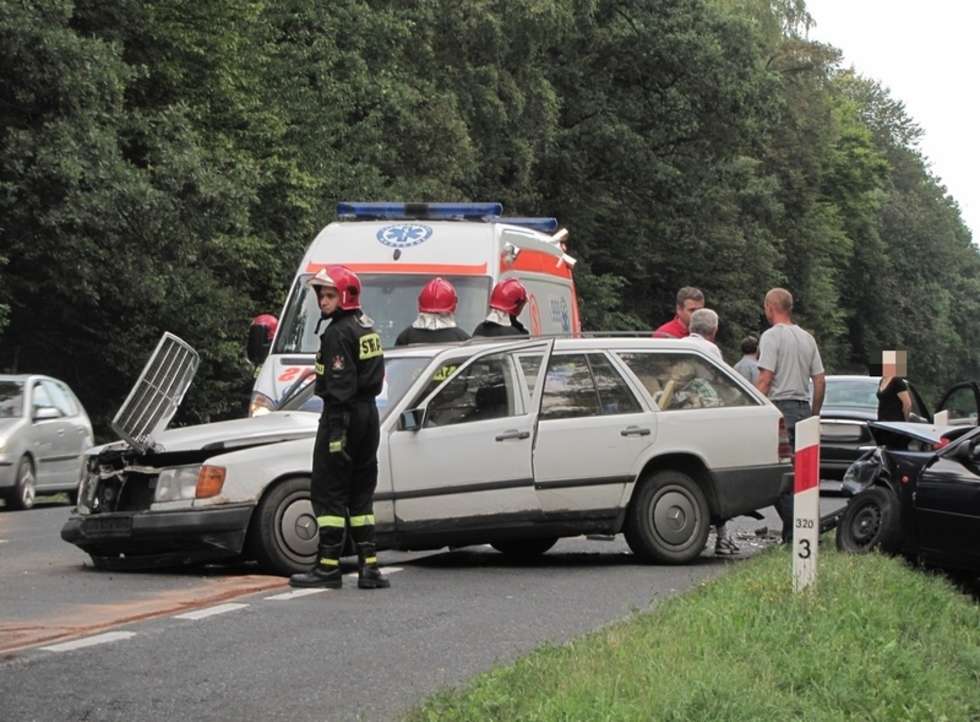  Wypadek w Konopnicy  (zdjęcie 2) - Autor: Fotonews