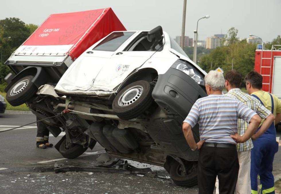  Taksówka przewróciła samochód dostawczy LPEC-u (zdjęcie 14) - Autor: Maciej Kaczanowski