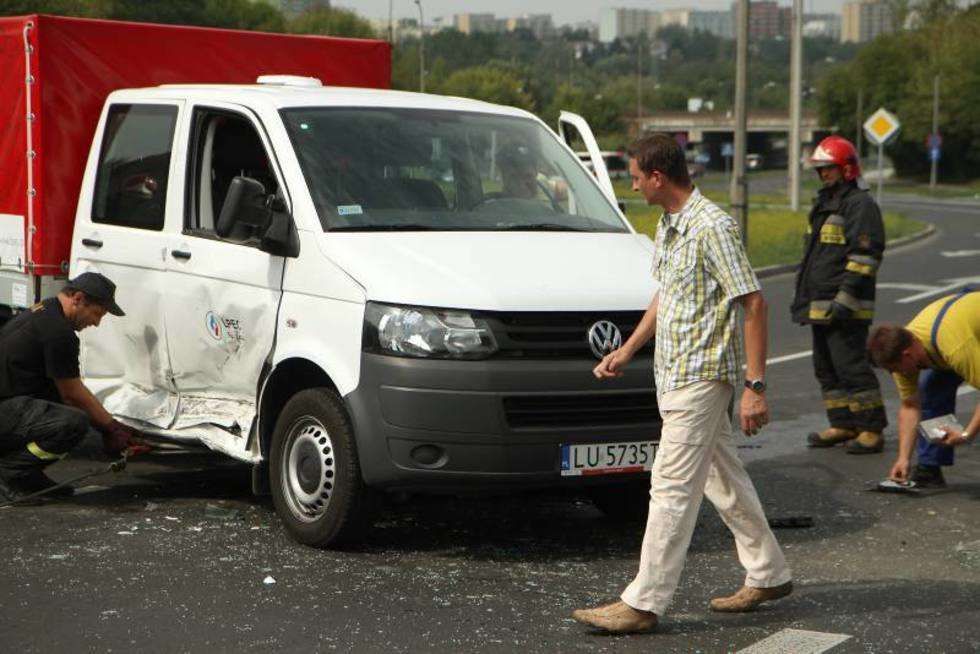  Taksówka przewróciła samochód dostawczy LPEC-u (zdjęcie 16) - Autor: Maciej Kaczanowski