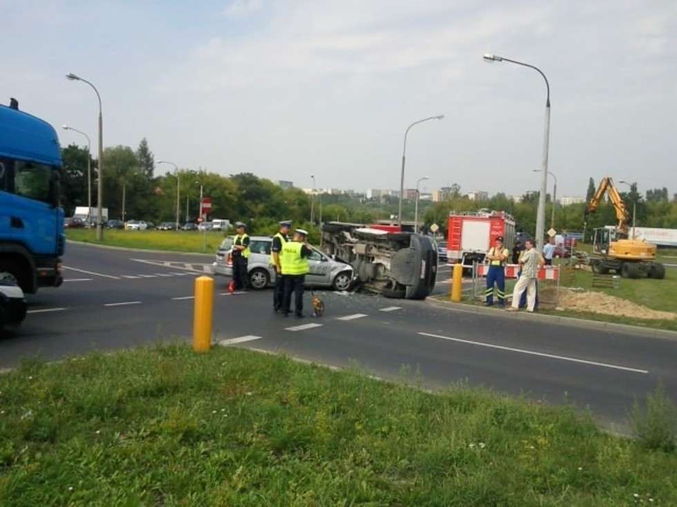  Wypadek na skrzyżowaniu Wrotkowskiej z Diamentową (zdjęcia) (zdjęcie 5) - Autor: Fotonews
