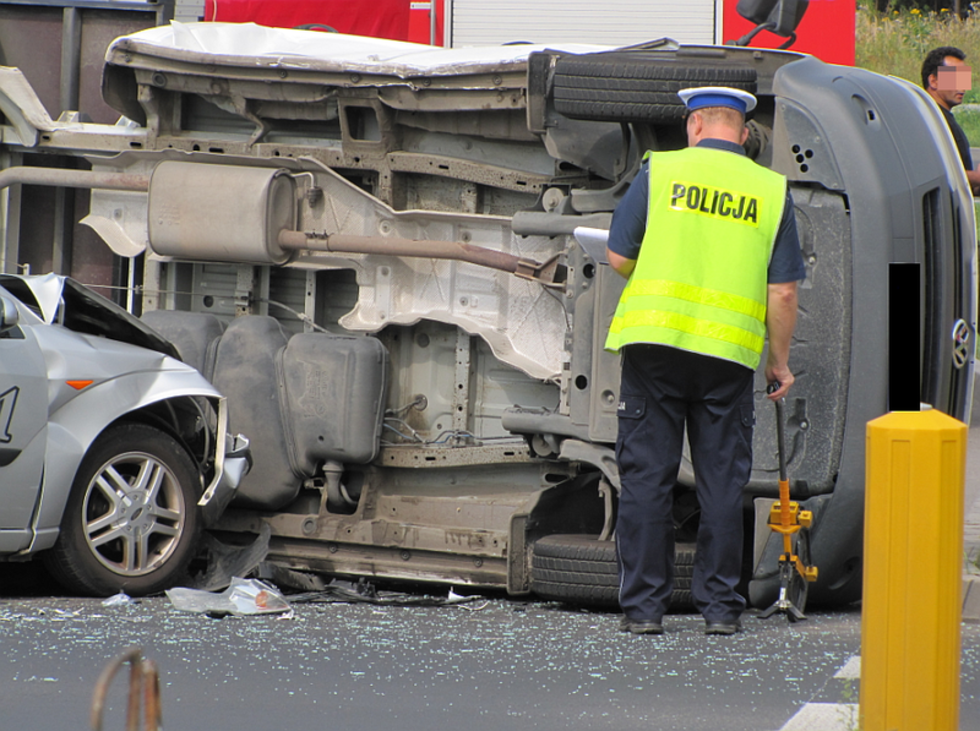  Wypadek na skrzyżowaniu Wrotkowskiej z Diamentową (zdjęcia) (zdjęcie 9) - Autor: Fotonews / MM Lublin