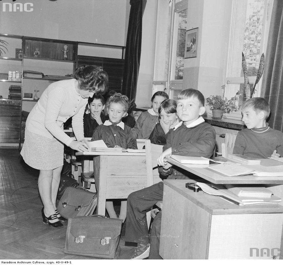 Rok 1972. Szkoła Podstawowa w Dębe