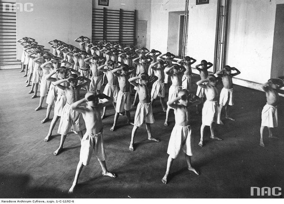  Rok 1934. Lekcja gimnastyki.
