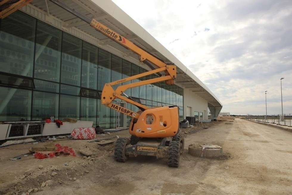  Kończy się budowa lotniska (zdjęcie 1) - Autor: portlotniczy.lublin.pl