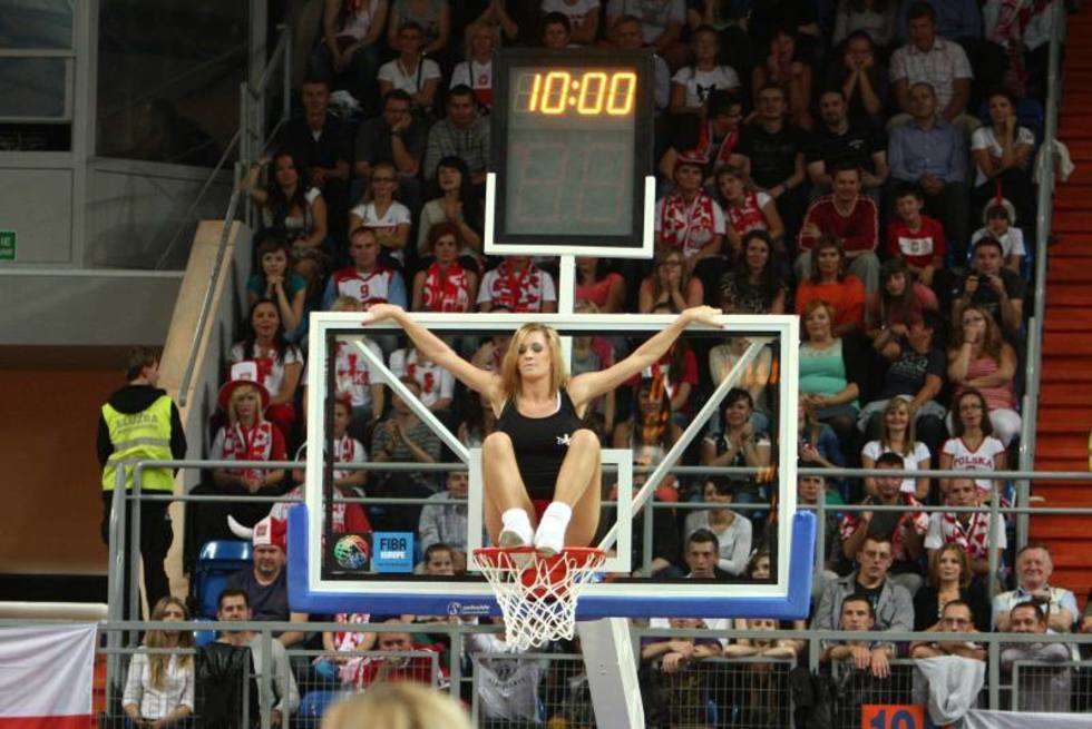  Cheerleaderki na meczu Polska - Albania (zdjęcie 10) - Autor: Wojciech Nieśpiałowski