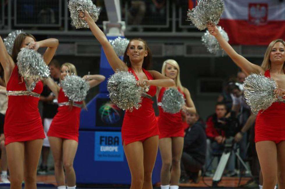  Cheerleaderki na meczu Polska - Albania (zdjęcie 14) - Autor: Wojciech Nieśpiałowski