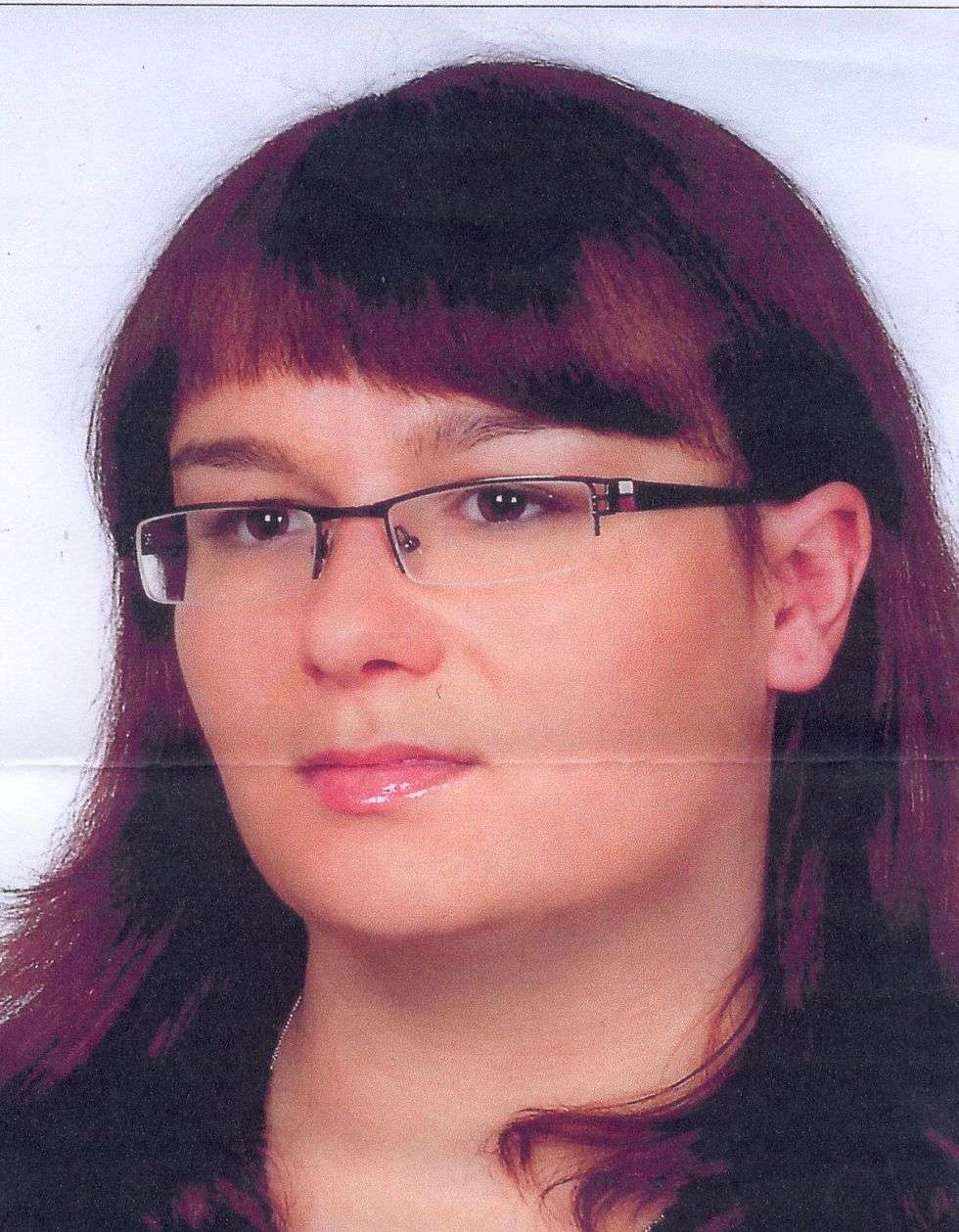  3 lutego 2009 r. w Tomaszowie Lubelskim (Lubelskie) zaginęła Sylwia Bielec. Pojechała do Lublina odebrać dokumenty z uczelni i do obecnej chwili nie nawiązała kontaktu z rodziną. Ma 23 lata, 165 cm wzrostu i brązowe oczy. W dniu zaginięcia ubrana była w błękitną czapkę, beżową kurtkę, czarna spódnicę, czarne rajstopy, czarne kozaki miała ze sobą szarą torebkę.