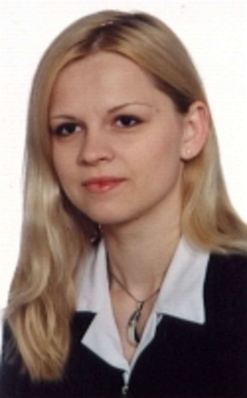 4 lipca 2010 r. w Krasnymstawie (lubelskie) zaginęła Katarzyna Demczuk. Miała wtedy 26 lat, 160 cm wzrostu, zielone oczy oraz tatuaż na dolnej części pleców przedstawiający pilota. W dniu zaginięcia ubrana była w czarną bluzkę na ramiączka, granatowe dżinsy, białe sportowe buty.
<BR><BR>
Ktokolwiek widział Katarzynę Demczuk lub ma jakiekolwiek informacje o jej losie proszony jest o kontakt z ITAKĄ - Centrum Poszukiwań Ludzi Zaginionych pod całodobowymi numerami: 801 24 70 70 oraz 22 654 70 70. Można również napisać w tej sprawie do ITAKI: itaka@zaginieni.pl. 

