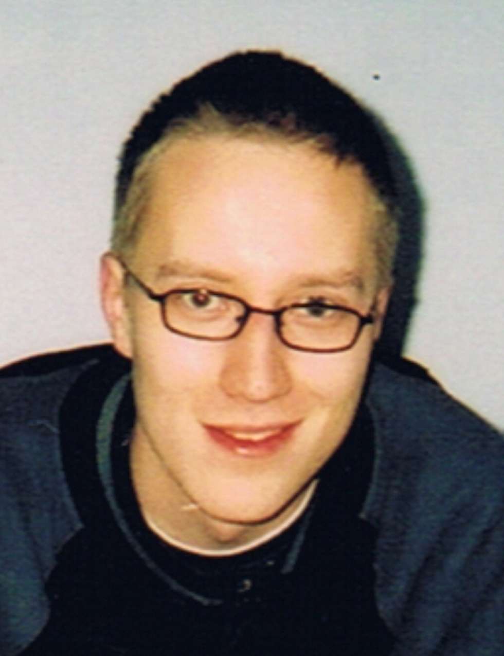  23 czerwca 2010 r. w Tomaszowie Lubelskim (lubelskie), zaginął 28-letni Krzysztof Zabandżała.
Ma 172 cm wzrostu, niebieskie oczy, na lewym policzku widoczną plamkę.<BR><BR>
W dniu zaginięcia ubrany był w jasna koszulkę oraz jasne, długie spodnie.
<BR><BR>
Ktokolwiek widział Krzysztofa Zabandżałę lub ma jakiekolwiek informacje o jego losie proszony jest o kontakt z ITAKĄ - Centrum Poszukiwań Ludzi Zaginionych pod całodobowymi numerami:  801 24 70 70 oraz 22 654 70 70. Można również napisać w tej sprawie do ITAKI: itaka@zaginieni.pl. Naszym informatorom gwarantujemy dyskrecję.
