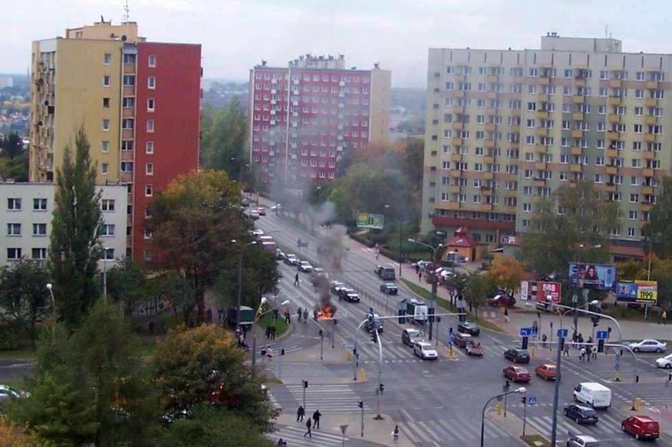  Samochód spłonął na ul. Krańcowej w Lublinie (zdjęcie 4) - Autor: Radosław Wąsik