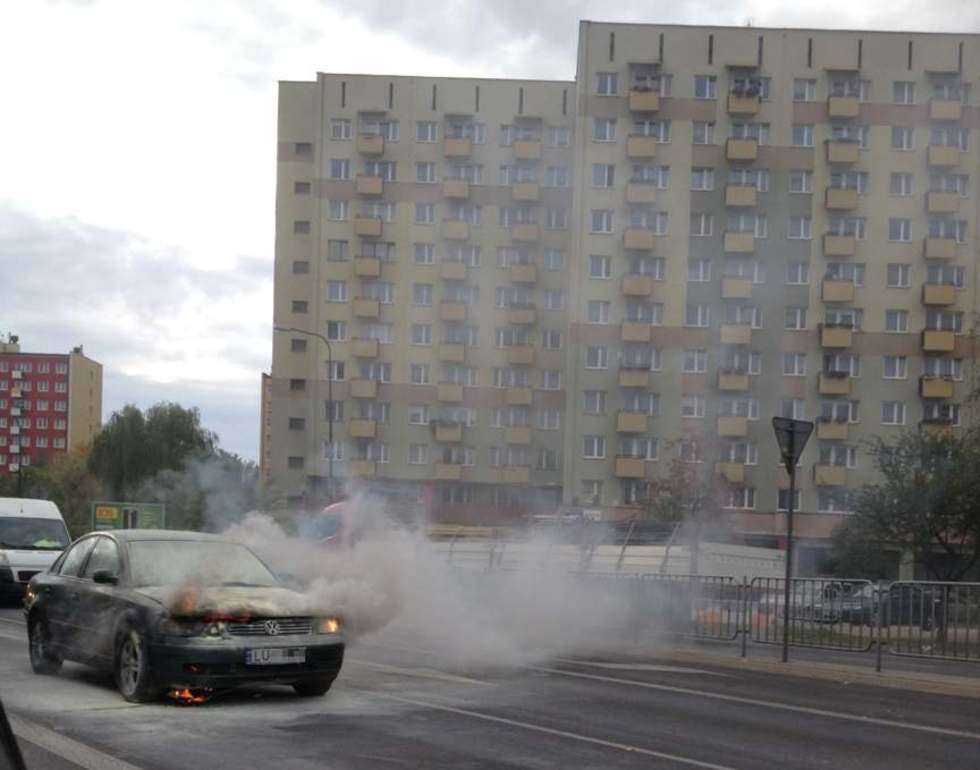  Samochód spłonął na ul. Krańcowej w Lublinie (zdjęcie 6) - Autor: Sylvo