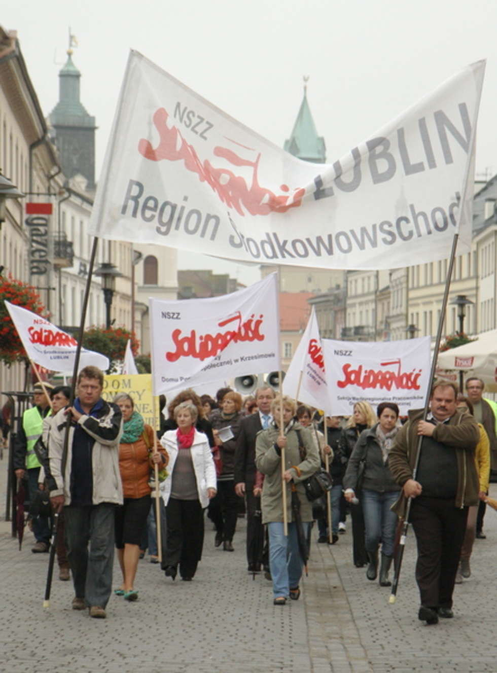  Pracownicy DPS-ów wyszli na ulice: Żądamy podwyżek (zdjęcie 2) - Autor: Maciej Kaczanowski