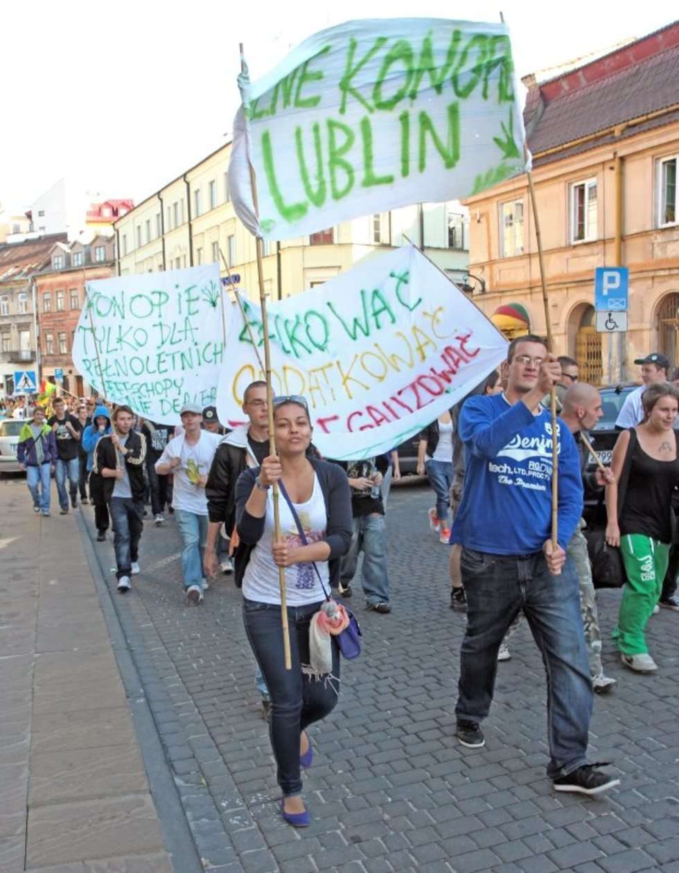  Marsz zwolenników wolnych konopi  (zdjęcie 9) - Autor: Maciej Kaczanowski