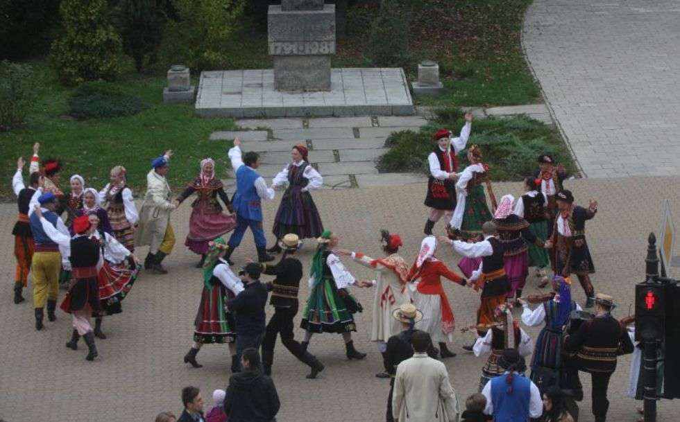  Tańce ludowe w Lublinie (zdjęcie 3) - Autor: Wojciech Nieśpiałowski