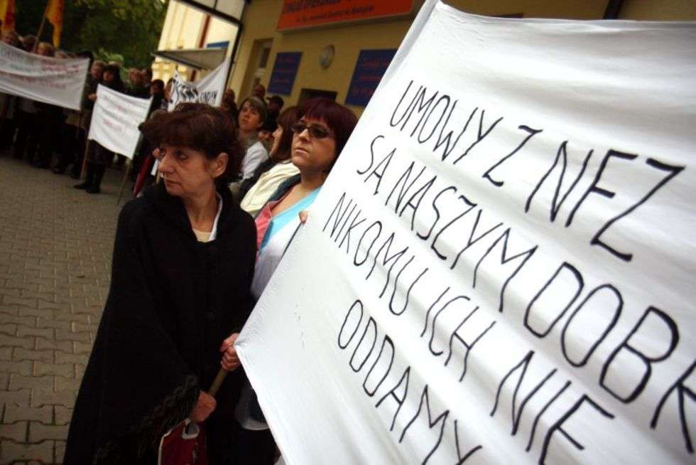  Protest prcowników Szpitala im. Jana Bożego (zdjęcie 4) - Autor: Jacek Świerczyński