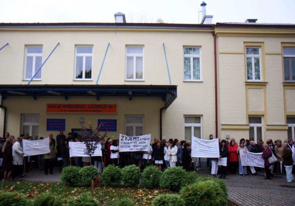  Protest prcowników Szpitala im. Jana Bożego (zdjęcie 7) - Autor: Jacek Świerczyński
