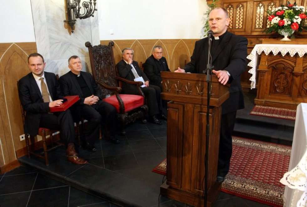  Oficjalne otwarcie i zwiedzanie kościoła pobrygidkowskiego (zdjęcie 10) - Autor: Wojciech Nieśpiałowski