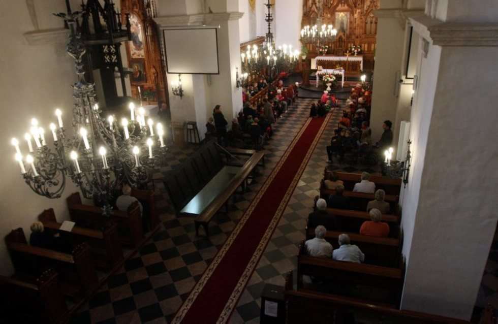  Oficjalne otwarcie i zwiedzanie kościoła pobrygidkowskiego (zdjęcie 22) - Autor: Wojciech Nieśpiałowski