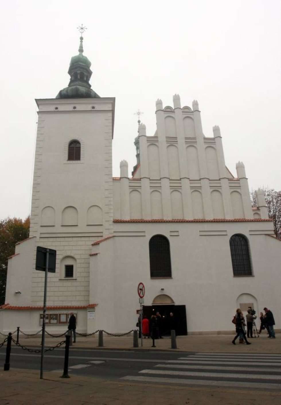  Oficjalne otwarcie i zwiedzanie kościoła pobrygidkowskiego (zdjęcie 2) - Autor: Wojciech Nieśpiałowski
