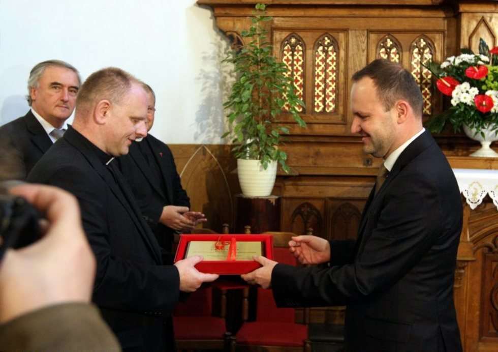  Oficjalne otwarcie i zwiedzanie kościoła pobrygidkowskiego (zdjęcie 8) - Autor: Wojciech Nieśpiałowski