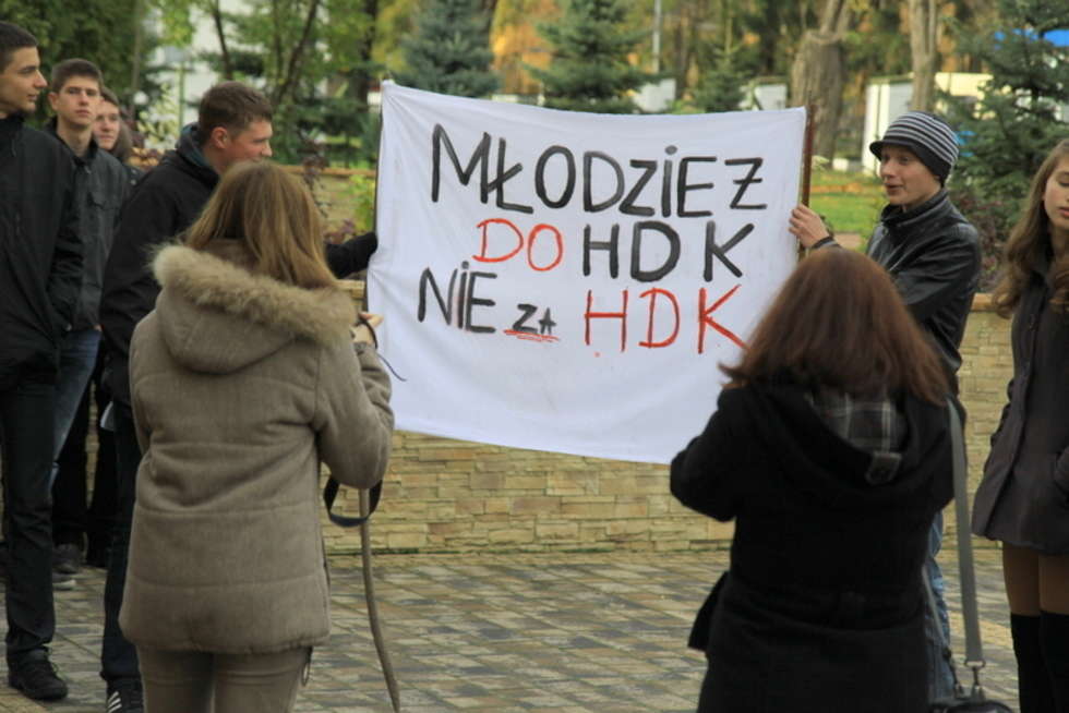  Hrubieszów: Pikieta przed Domem Kultury (zdjęcie 9) - Autor: Organizatorzy