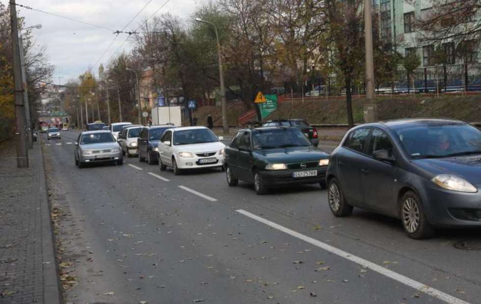  Fiat ściął słup na ul. Droga Męczenników Majdanka w Lublinie