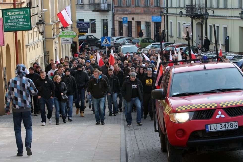  Święto Niepodległości - przemarsz kibiców Motoru Lublin (zdjęcie 3) - Autor: Wojciech Nieśpiałowski