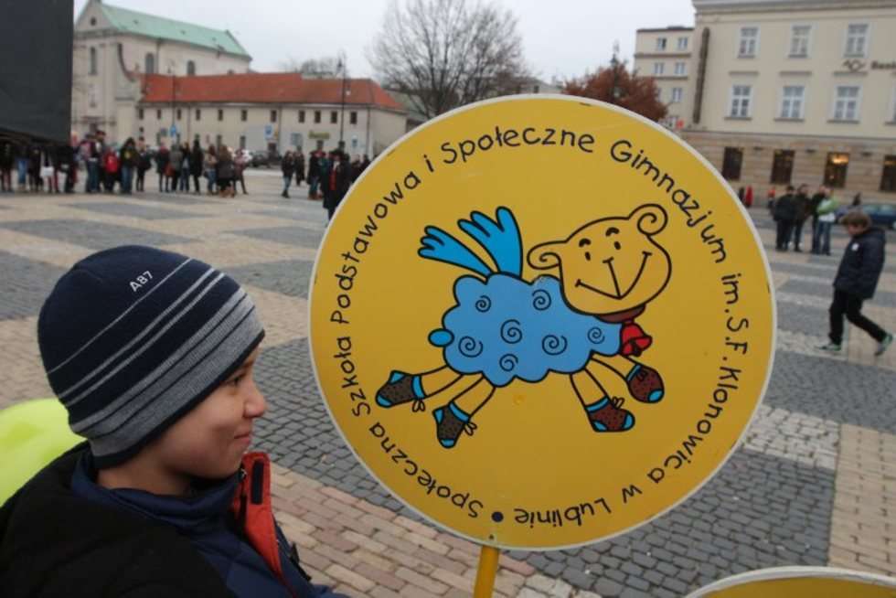  Akcję „Lublin w sieci życzliwości„ od kilku lat organizuje Fundacja Działań Edukacyjnych KReAdukacja. - Promujemy życzliwość jako wartość społeczną. Chcemy pokazać, że Lublin jest miastem życzliwym – informują organizatorzy.  <br><br>

Działania dobroczynne młodzież będzie prowadzić do końca tygodnia.