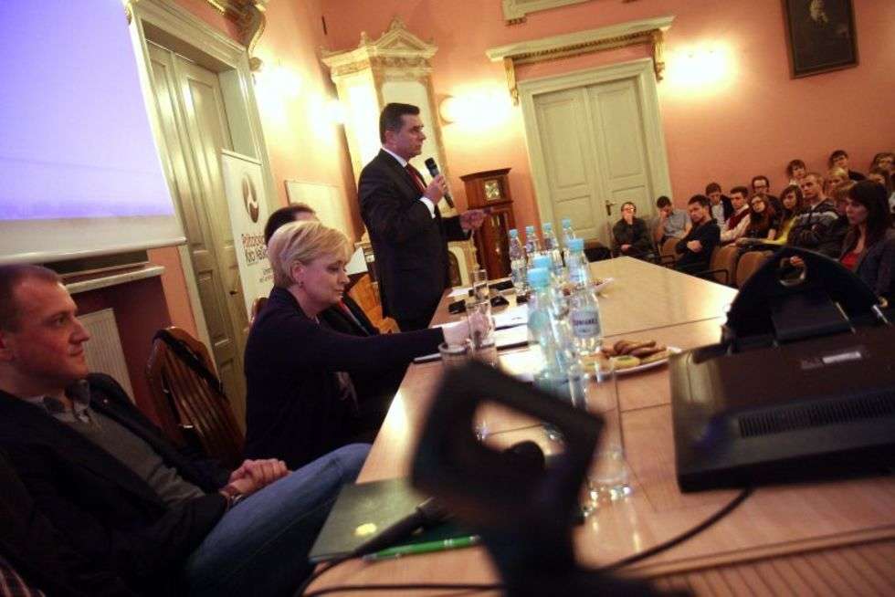  Debata polityczna na Wydziale Politologii UMCS (zdjęcie 7) - Autor: Jacek Świerczyński