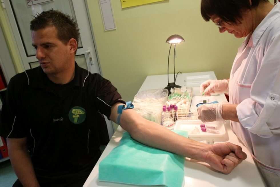  Piłkarze Bogdanki pomagają choremu Karolowi (zdjęcie 3) - Autor: Dorota Awiorko-Klimek