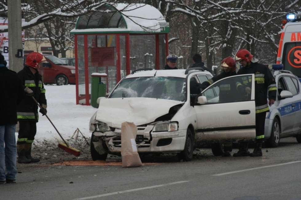 Wypadek na ul. Diamentowej w Lublinie (zdjęcie 1) - Autor: Hubert Głos