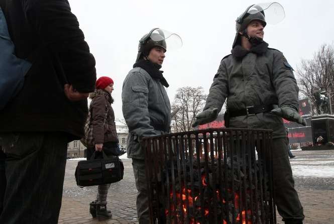 Inscenizacja walki z plutonem ZOMO w Lublinie