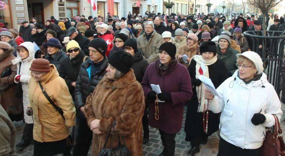  Marsz Krucjaty Różańcowej w centrum Lublina (zdjęcie 16) - Autor: Maciej Kaczanowski