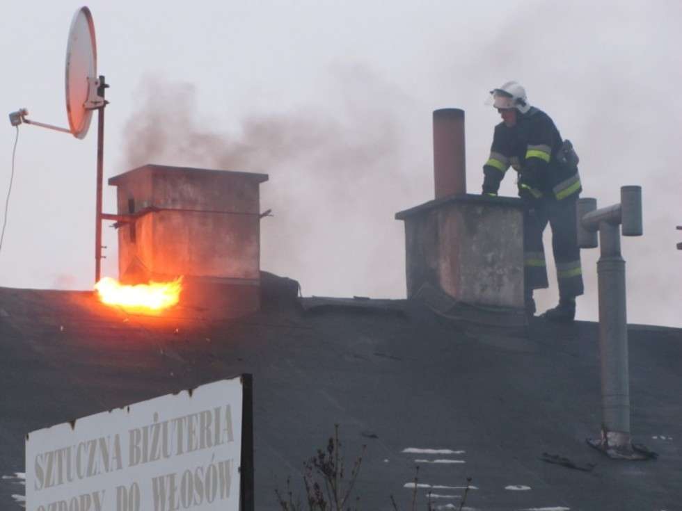  Pożar domu przy ul. Garbarskiej w Lublinie (zdjęcie 1) - Autor: Fotonews