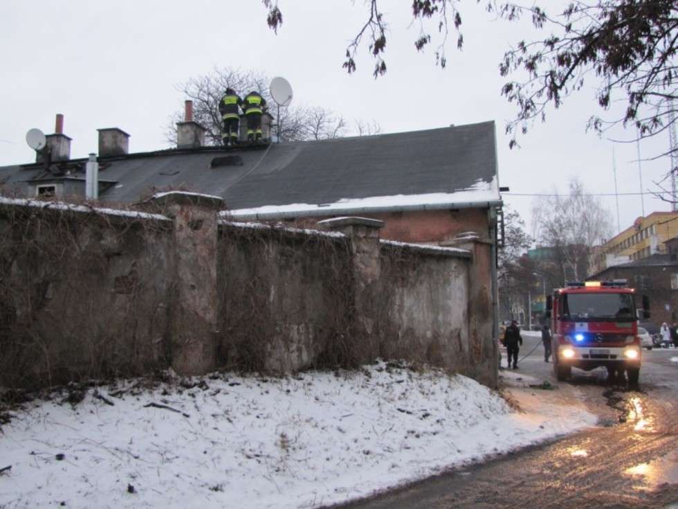  Pożar domu przy ul. Garbarskiej w Lublinie (zdjęcie 6) - Autor: Fotonews