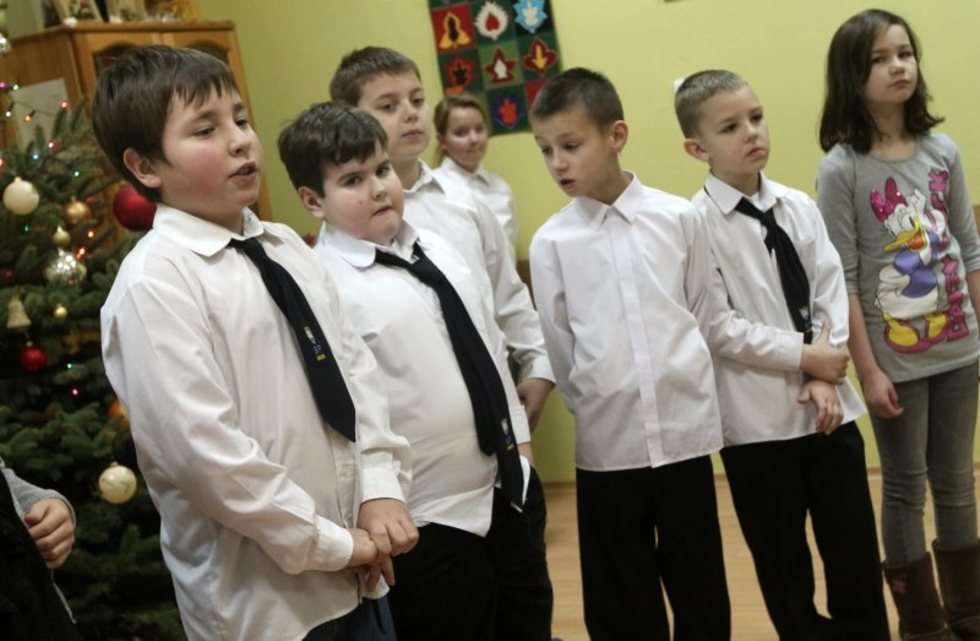  Dzień Babci i Dziadka w DDPS na ul.Niecałej (zdjęcie 7) - Autor: Wojciech Niespiałowski