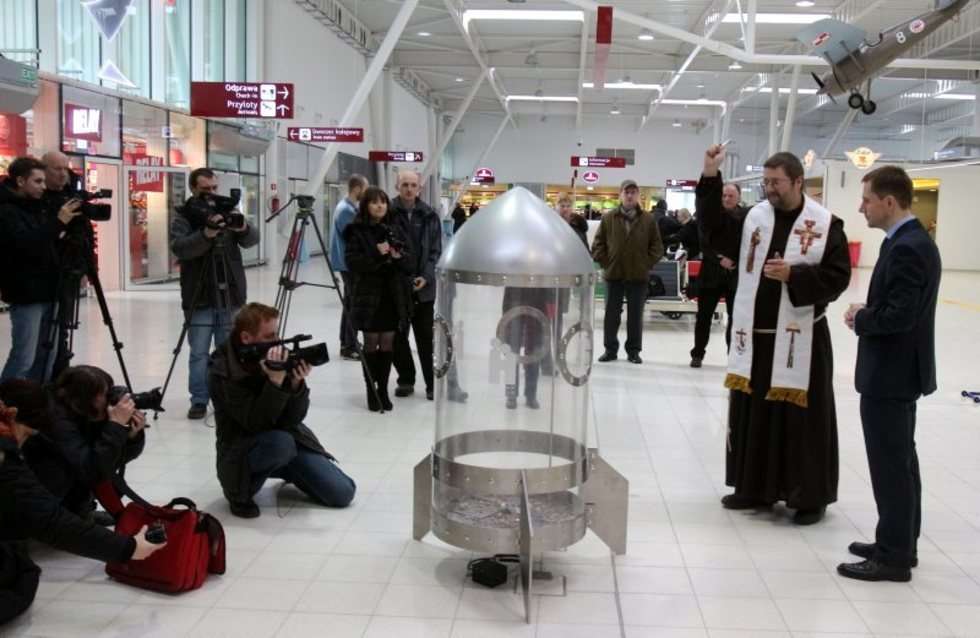 Odsłonięcie rakiety Małego Księcia na Lotnisku (zdjęcie 3) - Autor: Dorota Awiorko - Klimek
