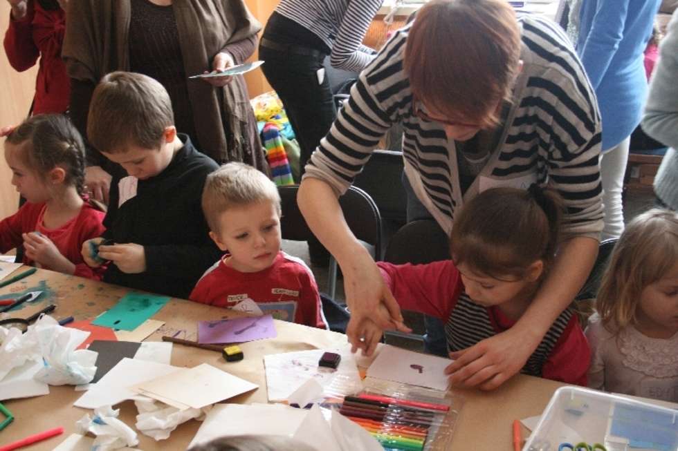  Warsztaty twórcze dla dzieci w Galerii Labirynt (zdjęcie 7) - Autor: Paweł Buczkowski
