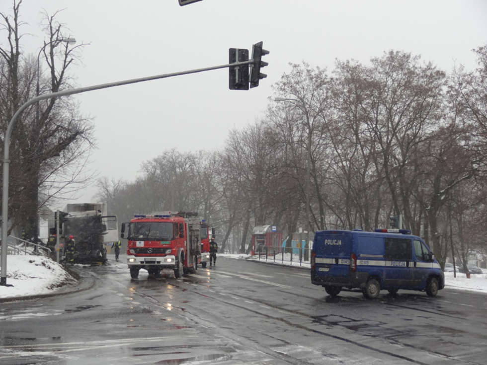  Wypadek na al. Warszawskiej (zdjęcie 3) - Autor: Tomek Zawada