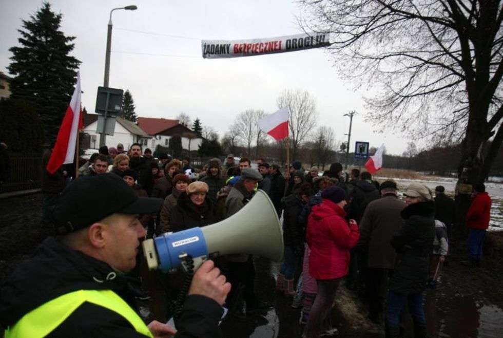  Blokada drogi w Krężnicy Jarej (zdjęcie 10) - Autor: Jacek Świerczyński