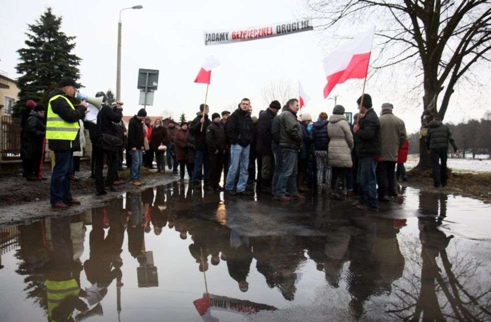  Blokada drogi w Krężnicy Jarej (zdjęcie 5) - Autor: Jacek Świerczyński