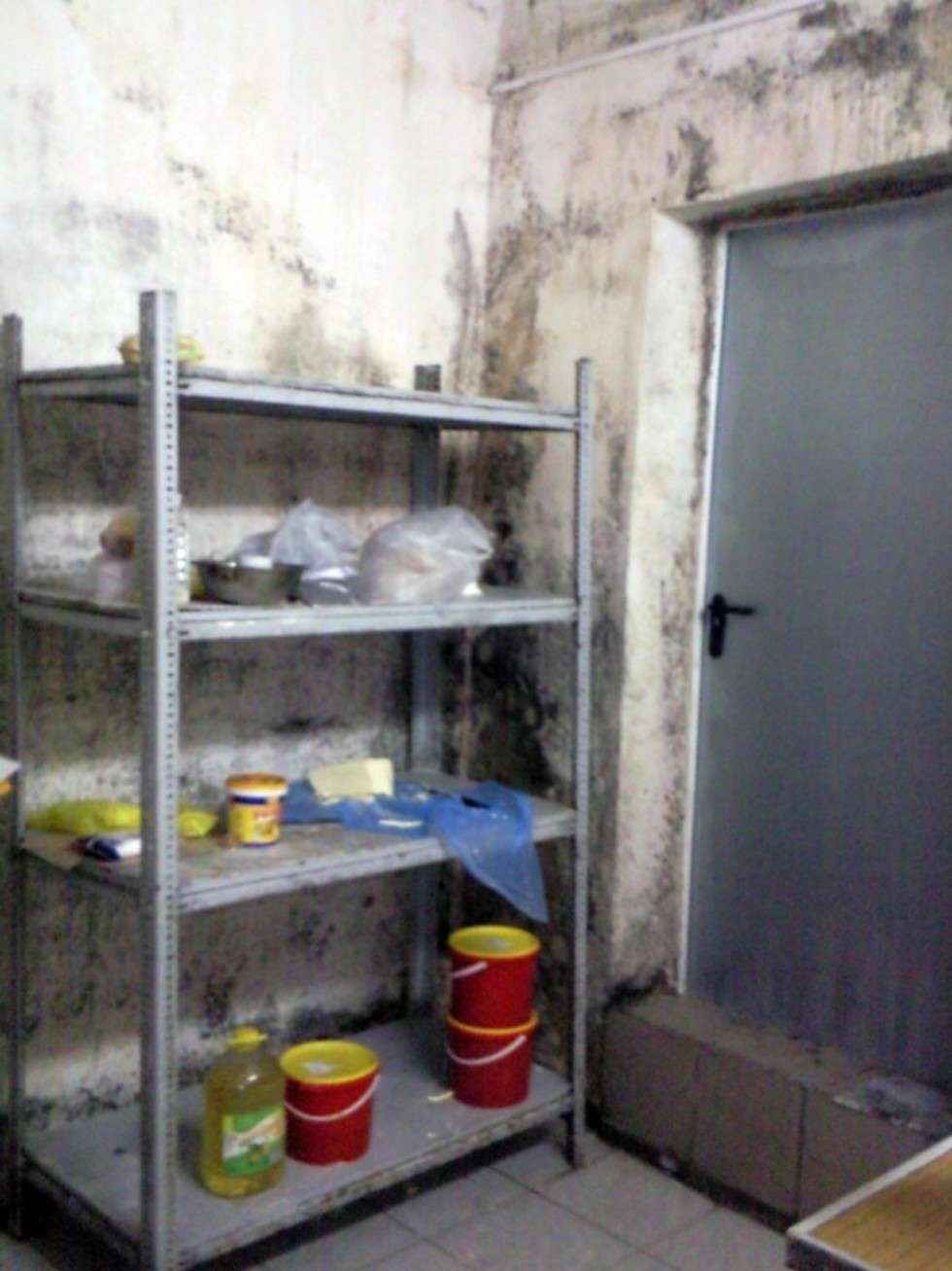  Sanepid zamknął piekarnię w Krzczonowie (zdjęcie 14) - Autor: Sanepid