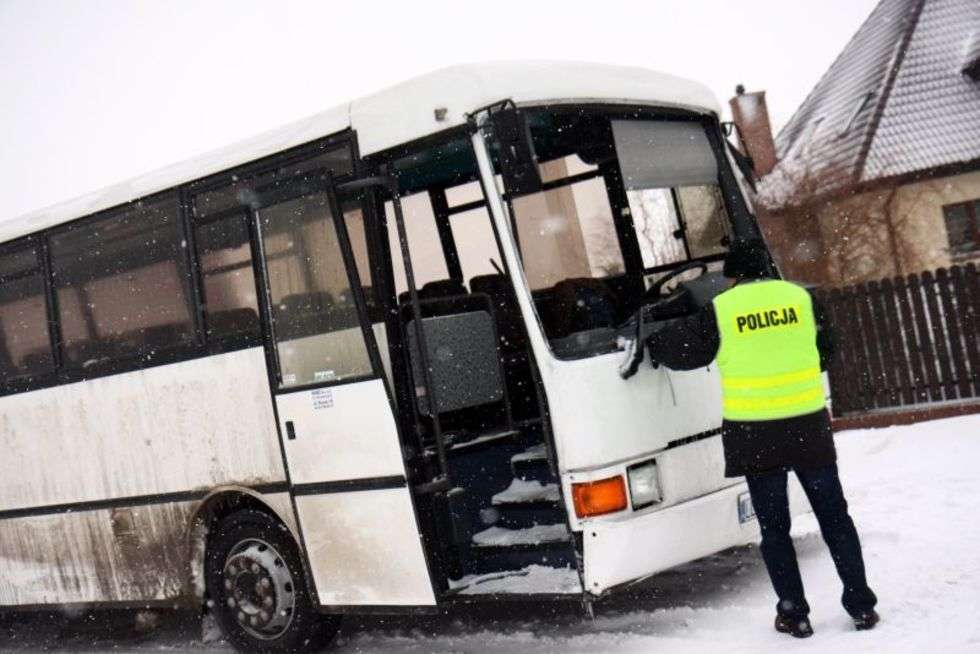  Wypadek szkolnego autobusu w Dąbrowicy