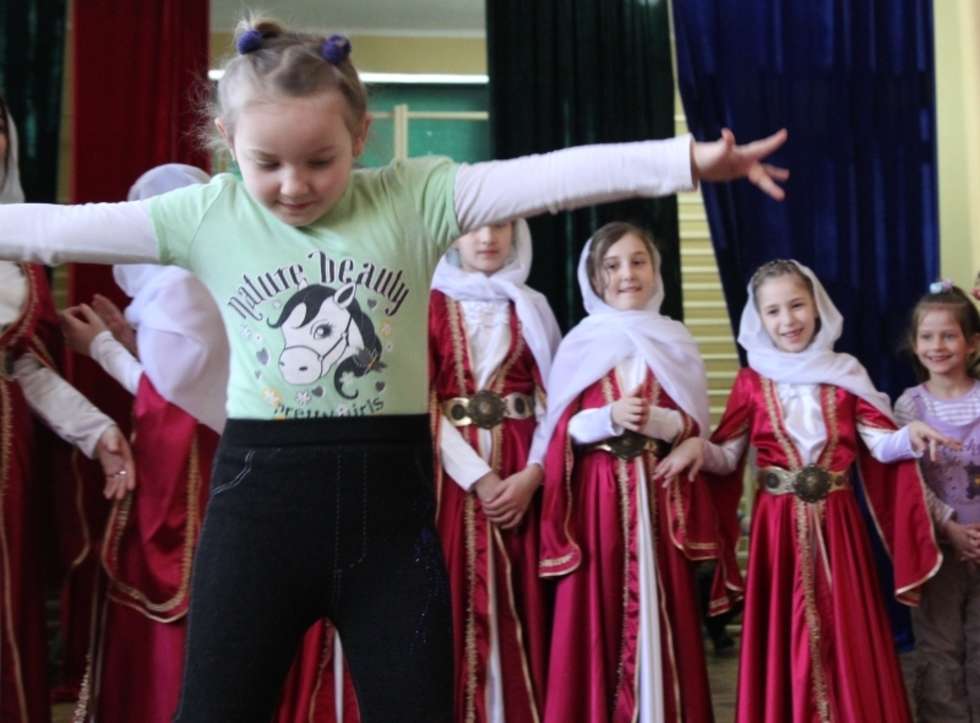  Przygotowania do świąt w Szkole Podstawowej w Berezówce (gmina Zalesie, pow. bialski).