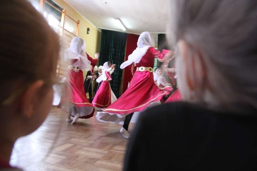  Przygotowania do świąt w Szkole Podstawowej w Berezówce (gmina Zalesie, pow. bialski).